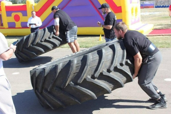 Тюменская "Лаборатория силы"  поздравила Краснодон со 110-летием