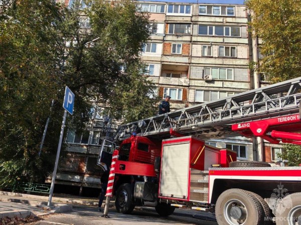 В Тюмени на пожаре в многоквартирном доме погиб человек