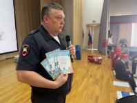 350 тюменских первоклассников получили&nbsp;"Свидетельства юного пешехода"