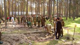 Более 200 поисковиков из пяти регионов отрабатывают навыки на полигоне под Тюменью Более 200 поисковиков из пяти регионов отрабатывают навыки на полигоне под Тюменью