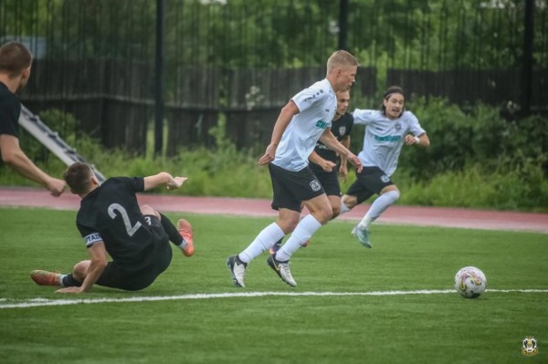 Футболисты "Тюмени" сыграют в Челябинске с местной командой 24 сентября Футболисты "Тюмени" сыграют в Челябинске с местной командой 24 сентября