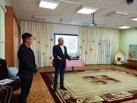 Работников детских садов Тюмени с профессиональным праздником поздравили городские депутаты