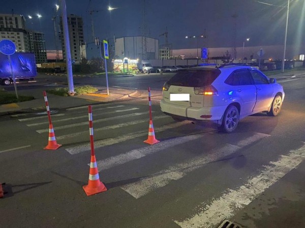 Водитель иномарки сбил школьницу на "зебре" в Тюменском районе Водитель иномарки сбил школьницу на "зебре" в Тюменском районе