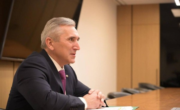 Александр Моор и Дмитрий Чернышенко обсудили реализацию нацпроектов Александр Моор и Дмитрий Чернышенко обсудили реализацию нацпроектов