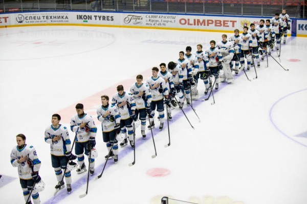 Хоккеисты "Тюменского легиона" проиграли "Снежным барсам" со счетом 3:4