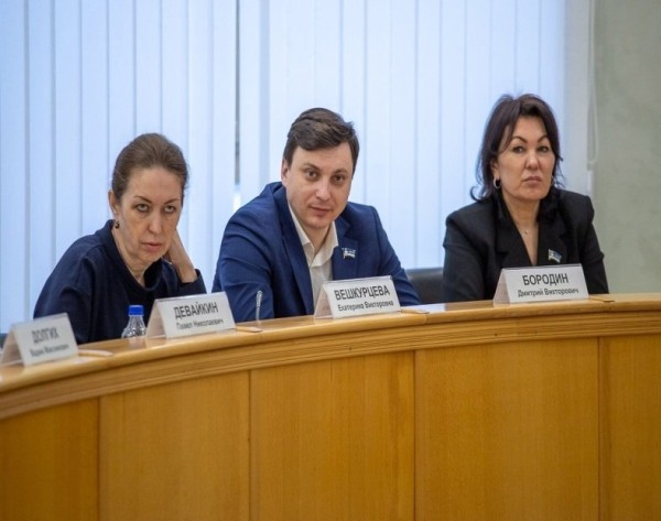 Тюменские депутаты рассказали о своей работе за год