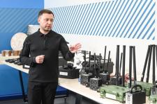 Обнаружителей дронов, системы РЭБ и лекарства отправили бойцам СВО из Тюменской области