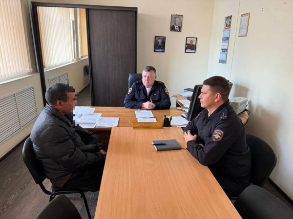 Тюменского водителя, припарковавшего автобус возле дома, оштрафуют 