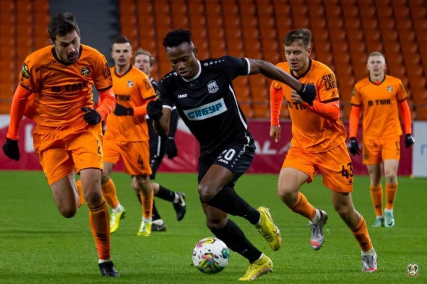 Футболисты "Тюмени" проиграли "Уралу" из Екатеринбурга со счетом 0:1 Футболисты "Тюмени" проиграли "Уралу" из Екатеринбурга со счетом 0:1