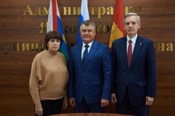 Евгений Золотухин вновь избран главой Ярковского района Евгений Золотухин вновь избран главой Ярковского района