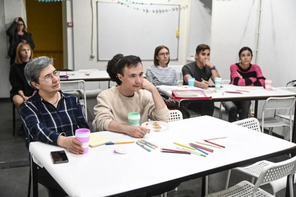 Тюменцы превращают семейные истории в комиксы на лаборатории татарских зинов