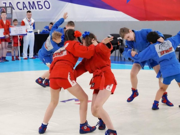 Число занимающихся самбо в Тюменской области выросло в девять раз за два года 