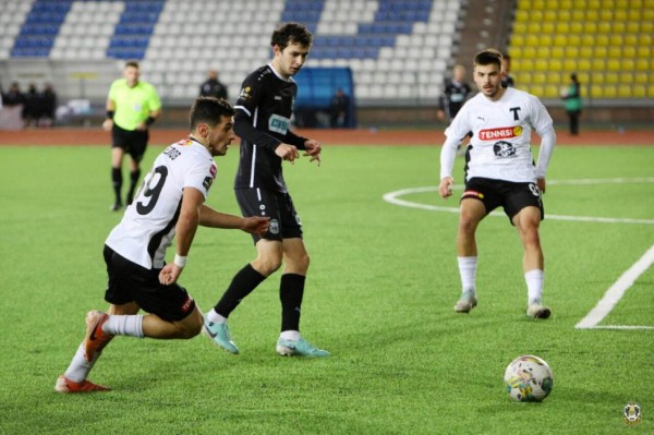 Тюменские футболисты проиграли москвичам со счетом 0:3