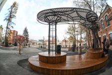 Сквер с историей географов открыли по улице Дзержинского в Тюмени