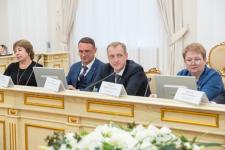 Александр Моор призвал организации активнее внедрять бережливые технологии от Росатома