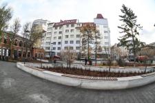 Сквер с историей географов открыли по улице Дзержинского в Тюмени