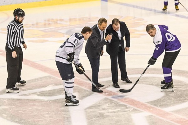 Благотворительный хоккейный матч в поддержку бойцов СВО проводят в Тюмени