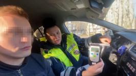 Пьяный тюменец на Renault устроил ДТП с маршруткой на улице Профсоюзной