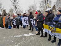 В Тюмени казакам-первопроходцам Сибири передали флаг с изображением Архангела Михаила