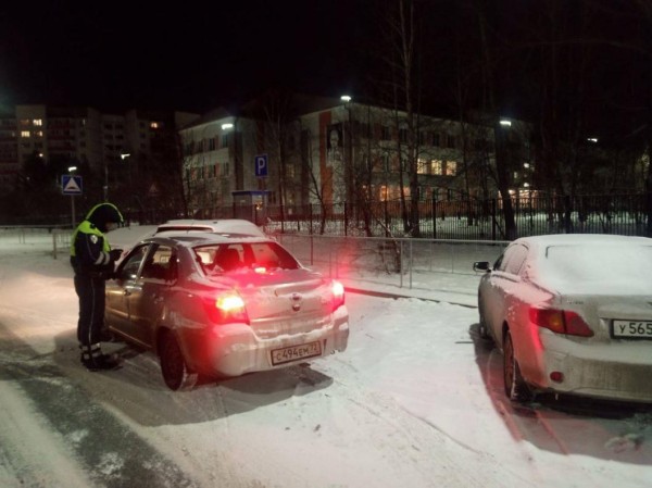 На дорогах Тюменской области пройдут "сплошные проверки" водителей на трезвость На дорогах Тюменской области пройдут "сплошные проверки" водителей на трезвость