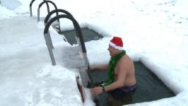 На новогодней елке тюменских "моржей" сверкают медали