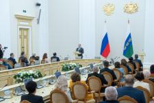 57 жителям Тюменской области вручили государственные и региональные награды