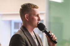 Участник программы "Время героев" Виктор Квасов пообщался с тюменскими школьниками Участник программы "Время героев" Виктор Квасов пообщался с тюменскими школьниками