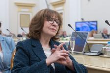 57 жителям Тюменской области вручили государственные и региональные награды