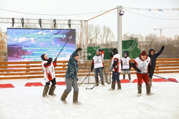 Тюменские управленцы сыграют в хоккей в валенках Тюменские управленцы сыграют в хоккей в валенках