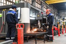 Более 100 печей-буржуек сделали для отправки бойцам СВО на заводе в Тюмени