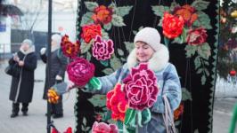 Трехсотлетие тюменского ковра отметили на фестивале Трехсотлетие тюменского ковра отметили на фестивале