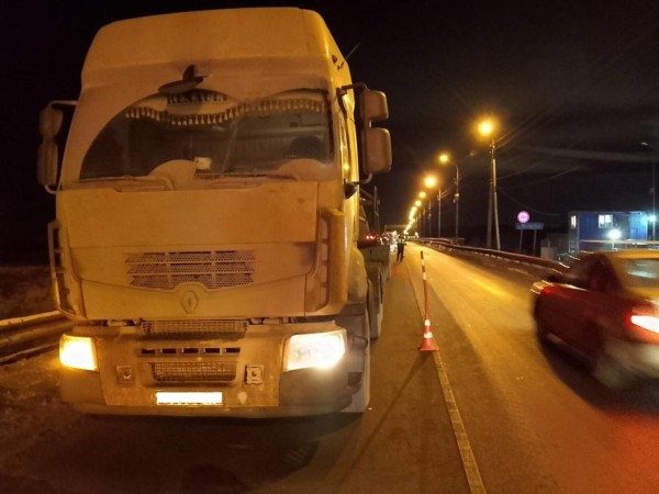 Грузовик сбил пешехода на трассе Курган &mdash; Тюмень