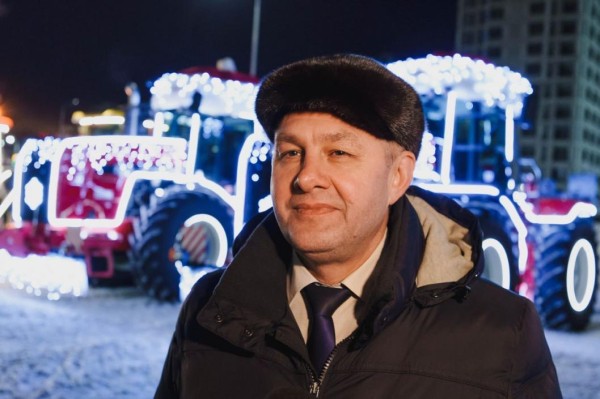 В новогоднем  кортеже жителям Тюмени показали технику флагманов российского машиностроения