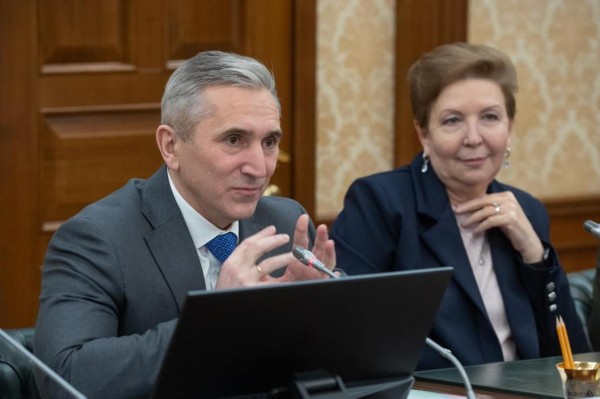 Александр Моор встретился с медицинским научным сообществом России Александр Моор встретился с медицинским научным сообществом России