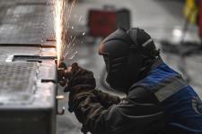 Более 100 печей-буржуек сделали для отправки бойцам СВО на заводе в Тюмени