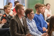 Участник программы "Время героев" Виктор Квасов пообщался с тюменскими школьниками Участник программы "Время героев" Виктор Квасов пообщался с тюменскими школьниками