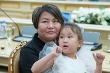 57 жителям Тюменской области вручили государственные и региональные награды