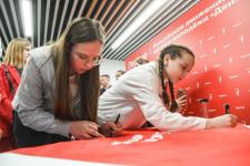 Участник программы "Время героев" Виктор Квасов пообщался с тюменскими школьниками Участник программы "Время героев" Виктор Квасов пообщался с тюменскими школьниками