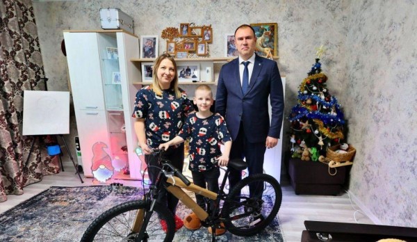 Александр Моор исполнил новогоднюю мечту юного тоболяка 