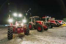 В новогоднем  кортеже жителям Тюмени показали технику флагманов российского машиностроения