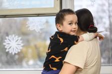 Десант Дедов Морозов поздравил маленьких пациентов ОКБ № 2 с Новым годом Десант Дедов Морозов поздравил маленьких пациентов ОКБ № 2 с Новым годом