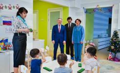 Александр Моор поздравил подопечных детского сада № 121 с наступающим Новым годом