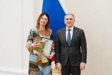 Губернатор Тюменской области отметил благодарностями журналистов "Тюменской линии" Губернатор Тюменской области отметил благодарностями журналистов "Тюменской линии"