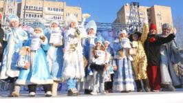 Конкурс и забег среди Снегурочек прошел на площади 400-летия Тюмени