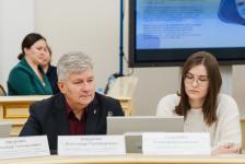 Губернатор Тюменской области отметил благодарностями журналистов "Тюменской линии" Губернатор Тюменской области отметил благодарностями журналистов "Тюменской линии"