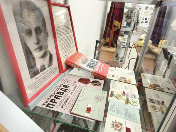 В Тюмени открыли музейную экспозицию к 100-летию первого ректора ТИУ