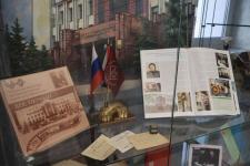 Истории библиотечного дела посвятили выставку в тюменской Менделеевке 