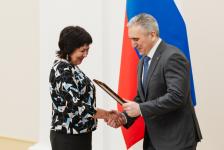 Губернатор Тюменской области отметил благодарностями журналистов "Тюменской линии" Губернатор Тюменской области отметил благодарностями журналистов "Тюменской линии"