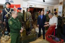 Участник программы "Время героев" Виктор Квасов познакомился с работой тюменского казачества