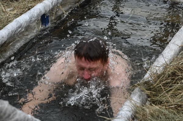 Проруби, иордань и храм изо льда готовят “моржи” к Крещенским купаниям в Тюмени Проруби, иордань и храм изо льда готовят “моржи” к Крещенским купаниям в Тюмени